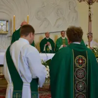 Instalacja nowego proboszcza księdza Stanisława Bakesa - zdjęcie 54