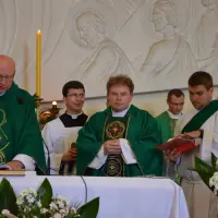 Instalacja nowego proboszcza księdza Stanisława Bakesa - zdjęcie 64