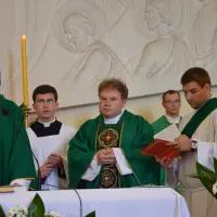 Instalacja nowego proboszcza księdza Stanisława Bakesa - zdjęcie 65