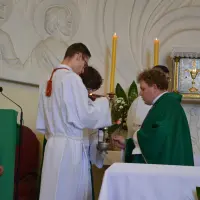 Instalacja nowego proboszcza księdza Stanisława Bakesa - zdjęcie 73