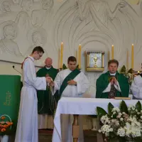 Instalacja nowego proboszcza księdza Stanisława Bakesa - zdjęcie 80