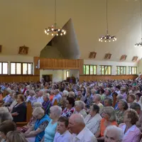 Instalacja nowego proboszcza księdza Stanisława Bakesa - zdjęcie 94