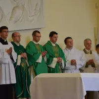 Instalacja nowego proboszcza księdza Stanisława Bakesa - zdjęcie 112