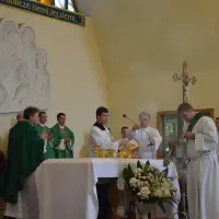 Instalacja nowego proboszcza księdza Stanisława Bakesa - zdjęcie 137