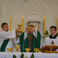 Instalacja nowego proboszcza księdza Stanisława Bakesa - zdjęcie 140