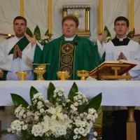 Instalacja nowego proboszcza księdza Stanisława Bakesa - zdjęcie 143