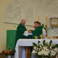 Instalacja nowego proboszcza księdza Stanisława Bakesa - zdjęcie 147