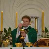 Instalacja nowego proboszcza księdza Stanisława Bakesa - zdjęcie 156