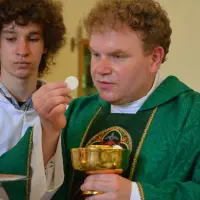 Instalacja nowego proboszcza księdza Stanisława Bakesa - zdjęcie 172