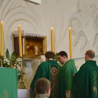 Instalacja nowego proboszcza księdza Stanisława Bakesa - zdjęcie 176