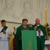 Instalacja nowego proboszcza księdza Stanisława Bakesa - zdjęcie 182