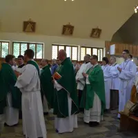 Instalacja nowego proboszcza księdza Stanisława Bakesa - zdjęcie 189