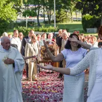 Galeria Peregrynacja relikwii św. Tereski od dzieciątka Jezus i Jej św. Rodziców - zdjęcie 6